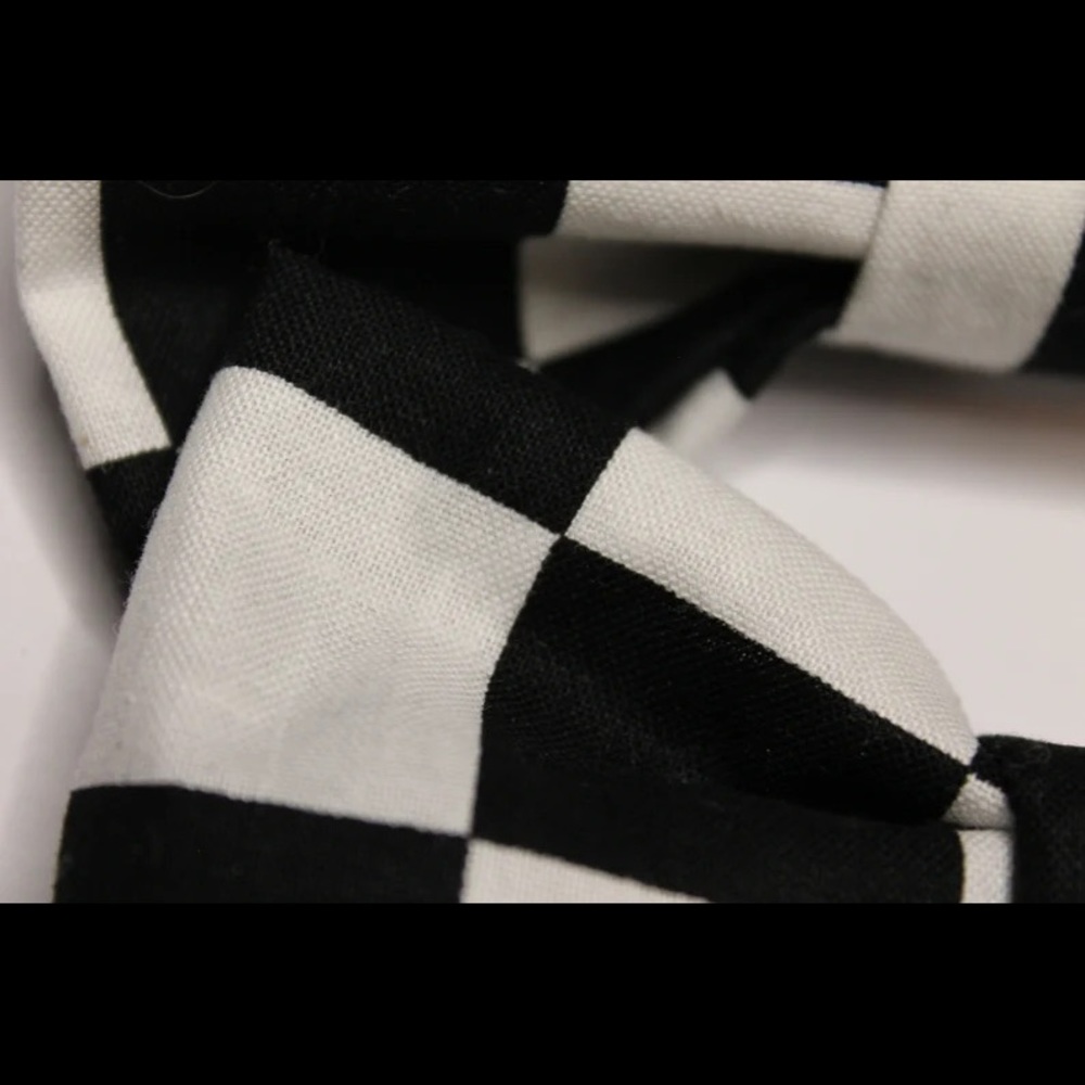 Checkered Bow - Picture 3 of 3